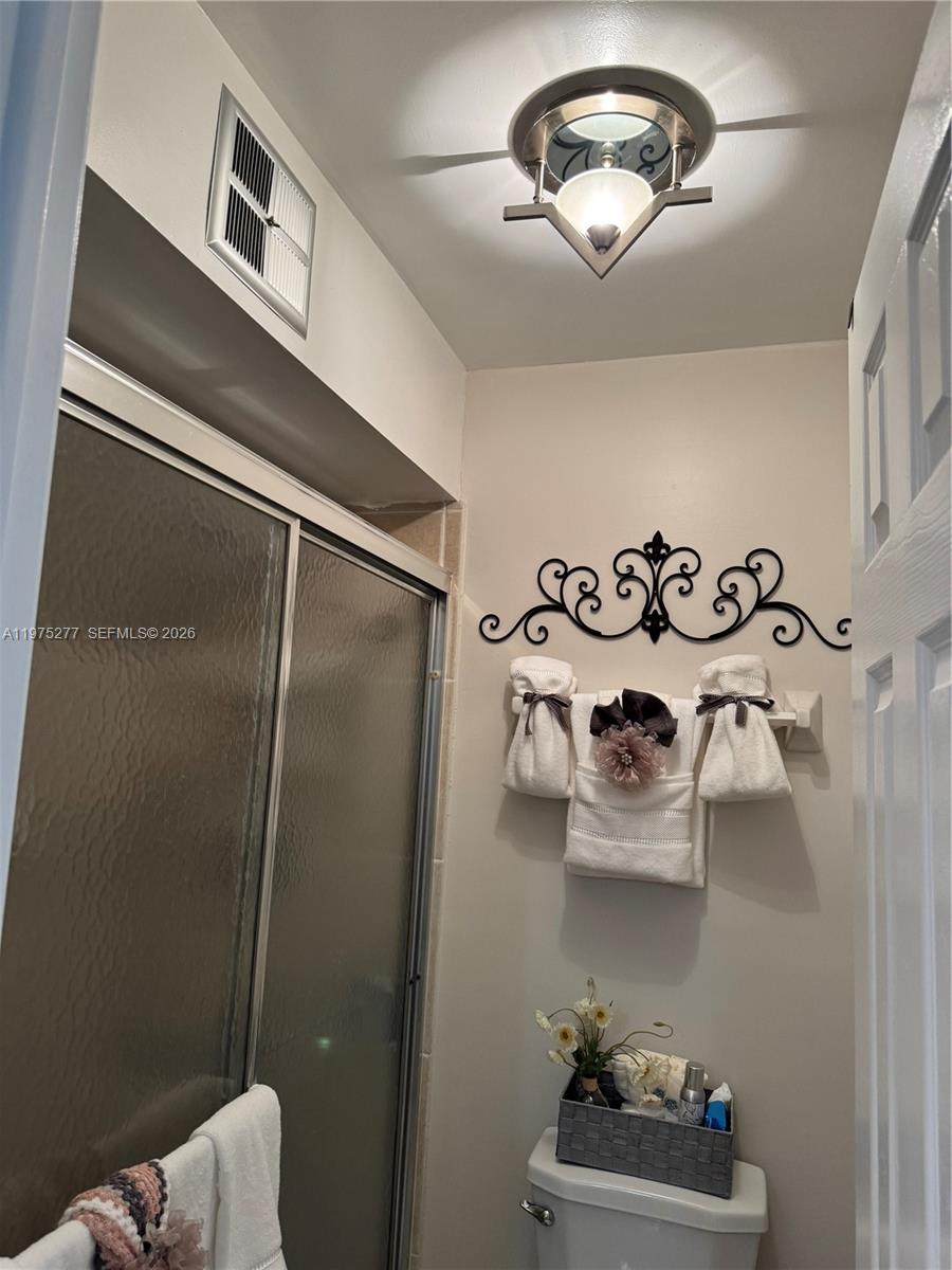 9310 Sunrise Lks Blvd #304 Sunrise, FL 33322