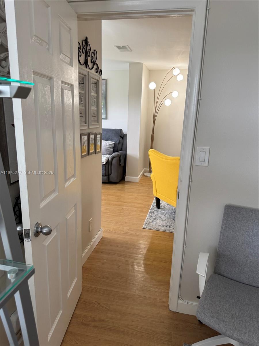 9310 Sunrise Lks Blvd #304 Sunrise, FL 33322