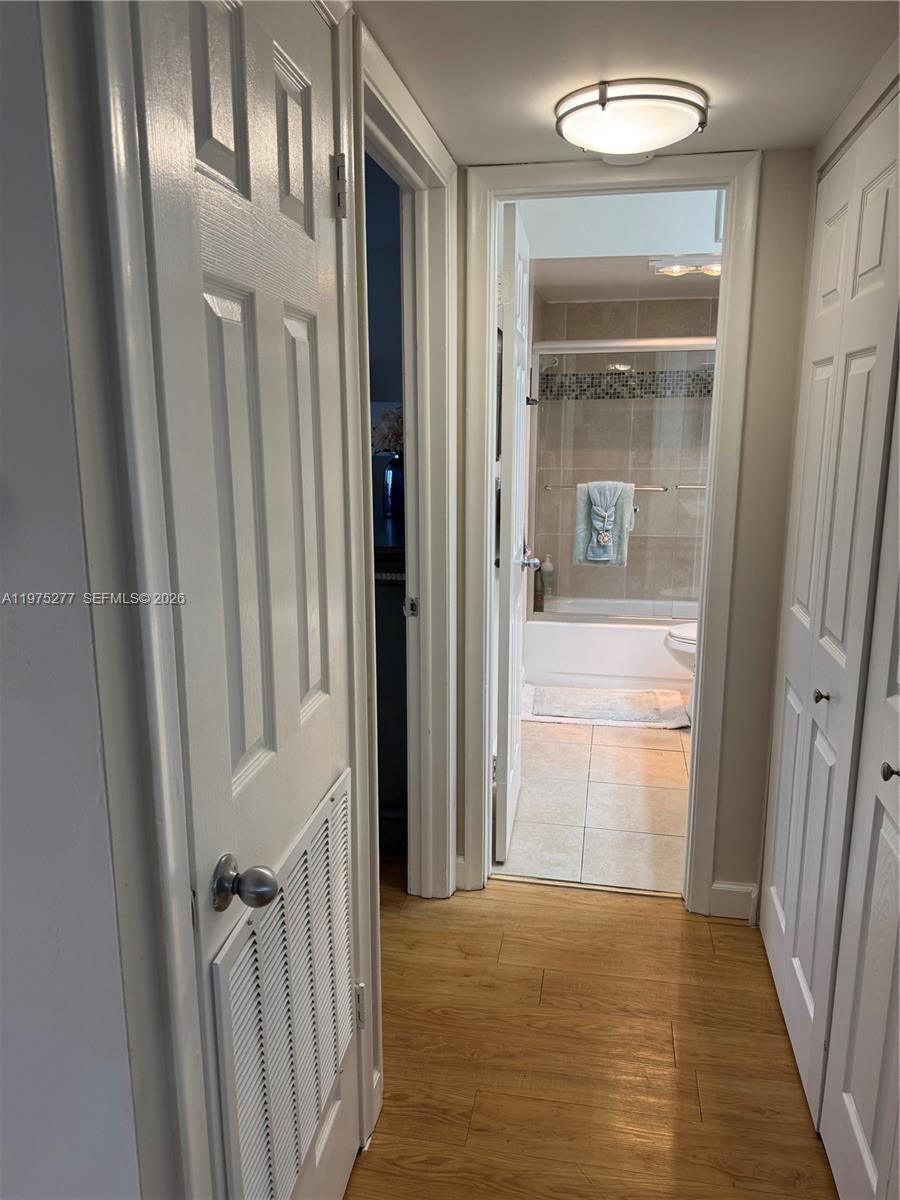 9310 Sunrise Lks Blvd #304 Sunrise, FL 33322