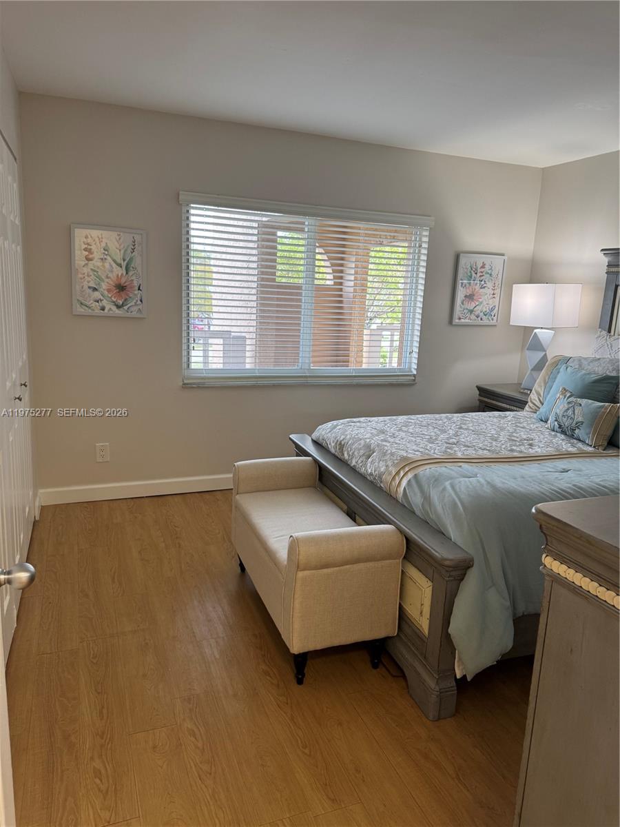 9310 Sunrise Lks Blvd #304 Sunrise, FL 33322