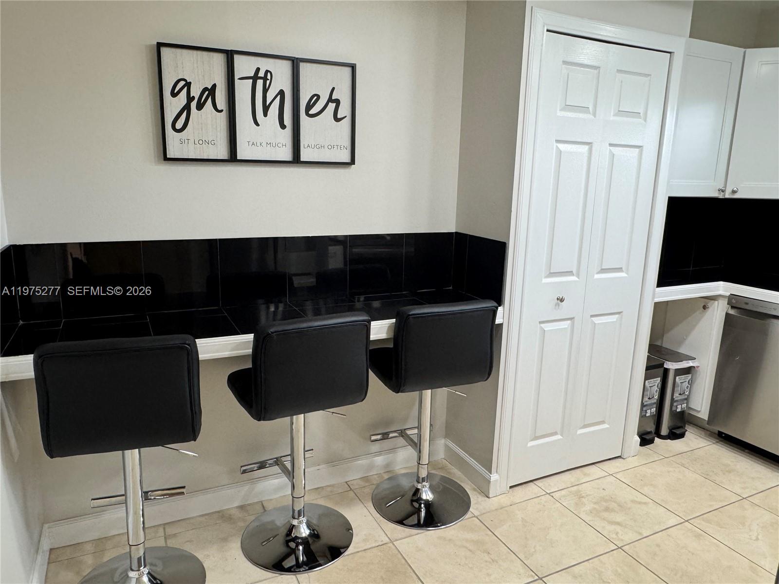 9310 Sunrise Lks Blvd #304 Sunrise, FL 33322