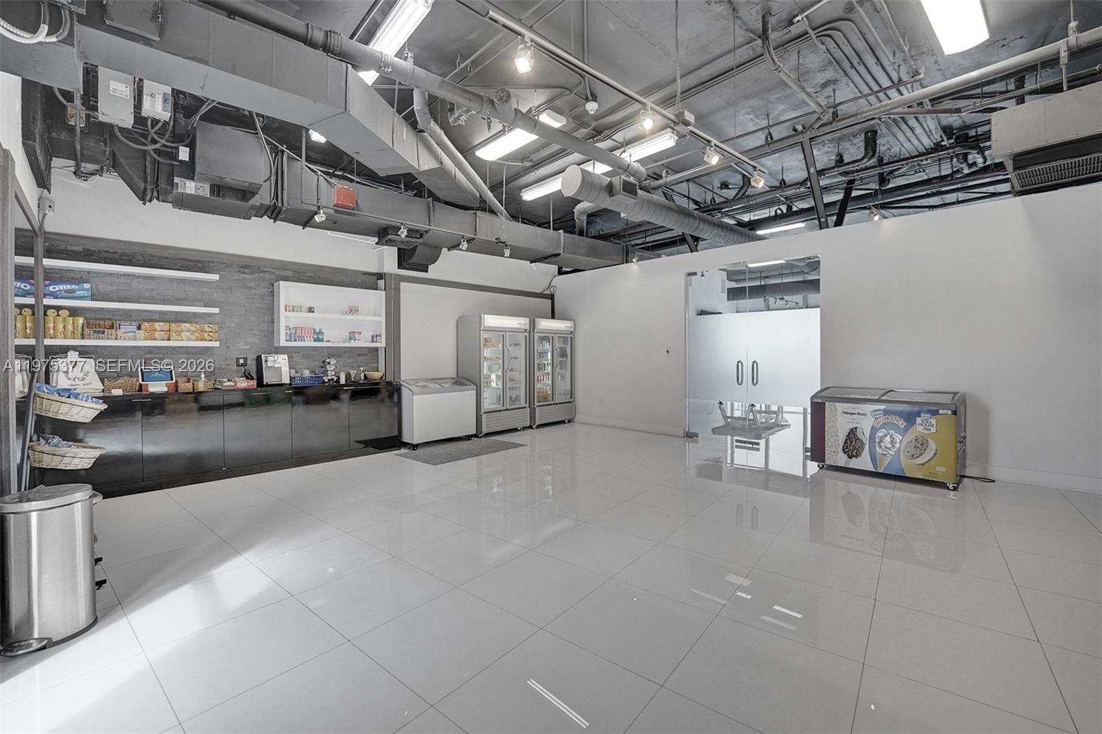 601 NE 36th St #811 Miami, FL 33137