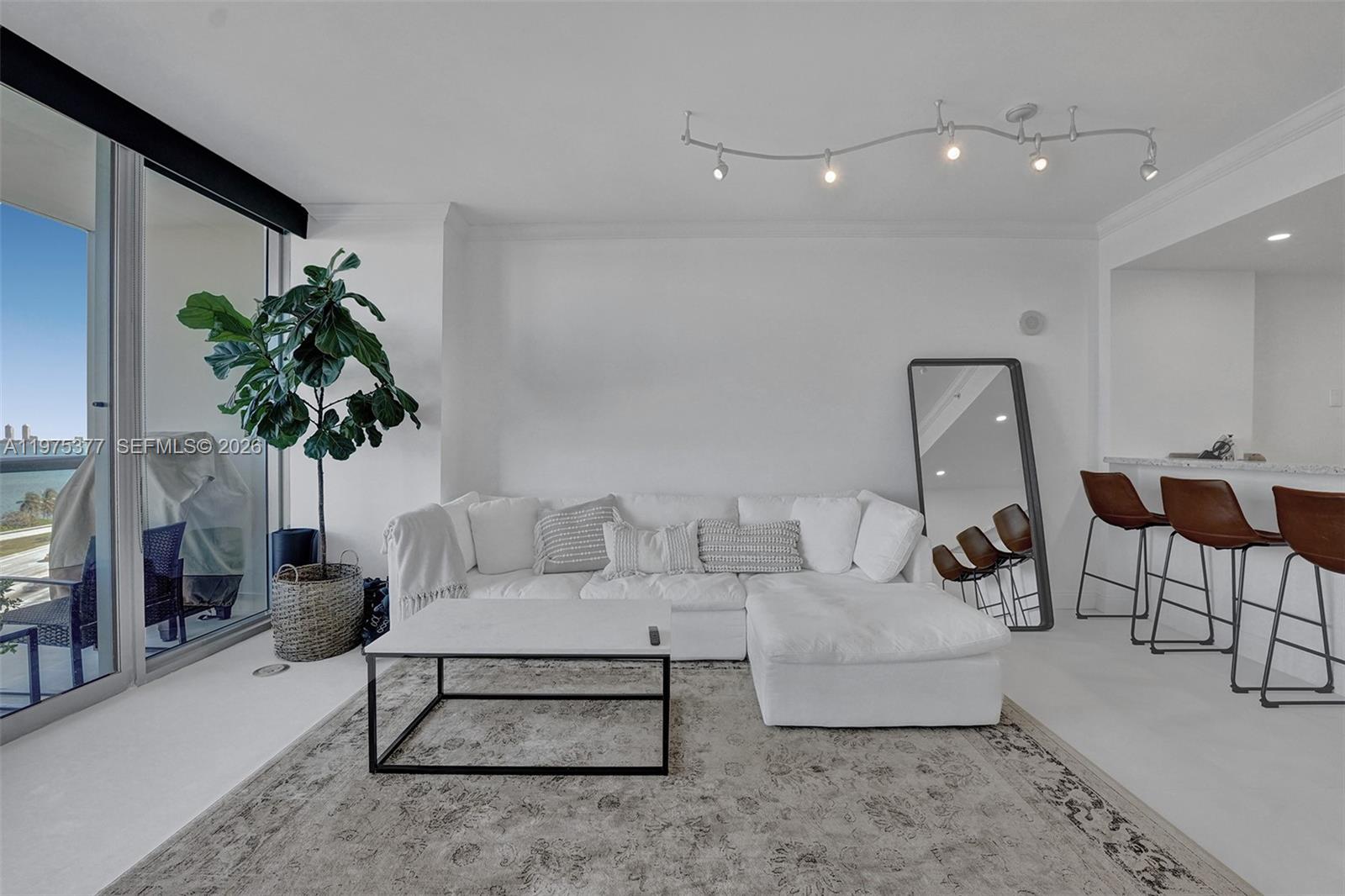 601 NE 36th St #811 Miami, FL 33137