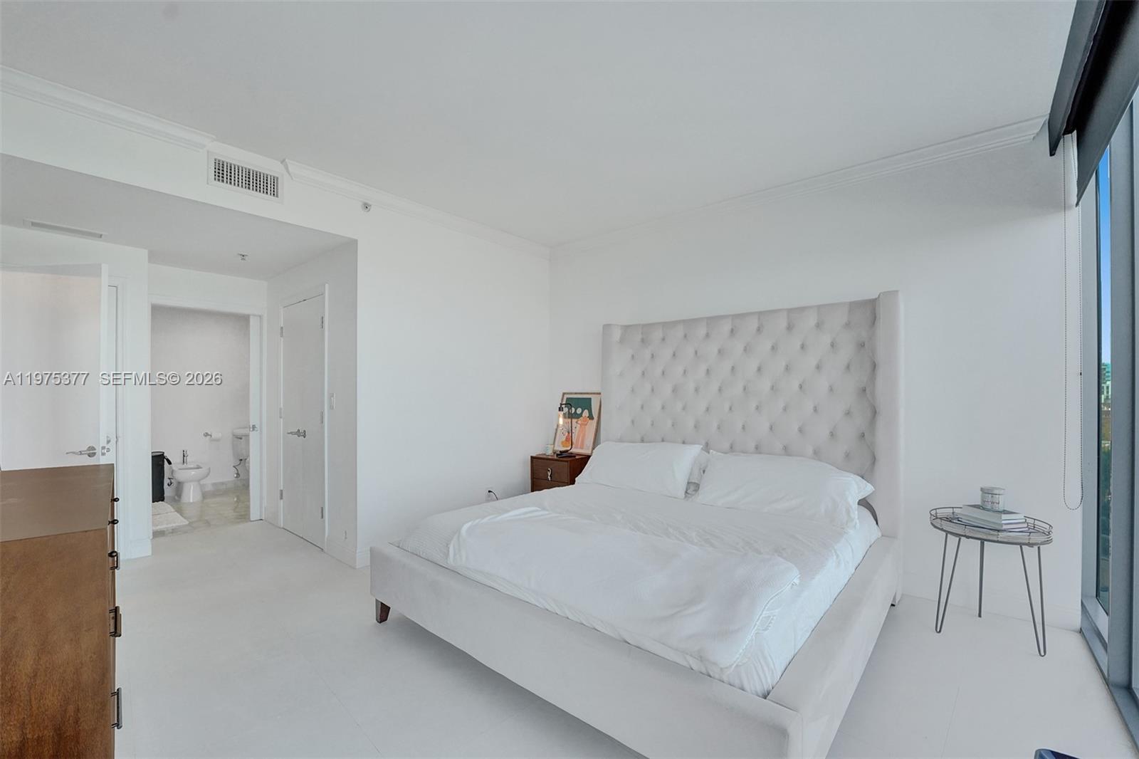 601 NE 36th St #811 Miami, FL 33137