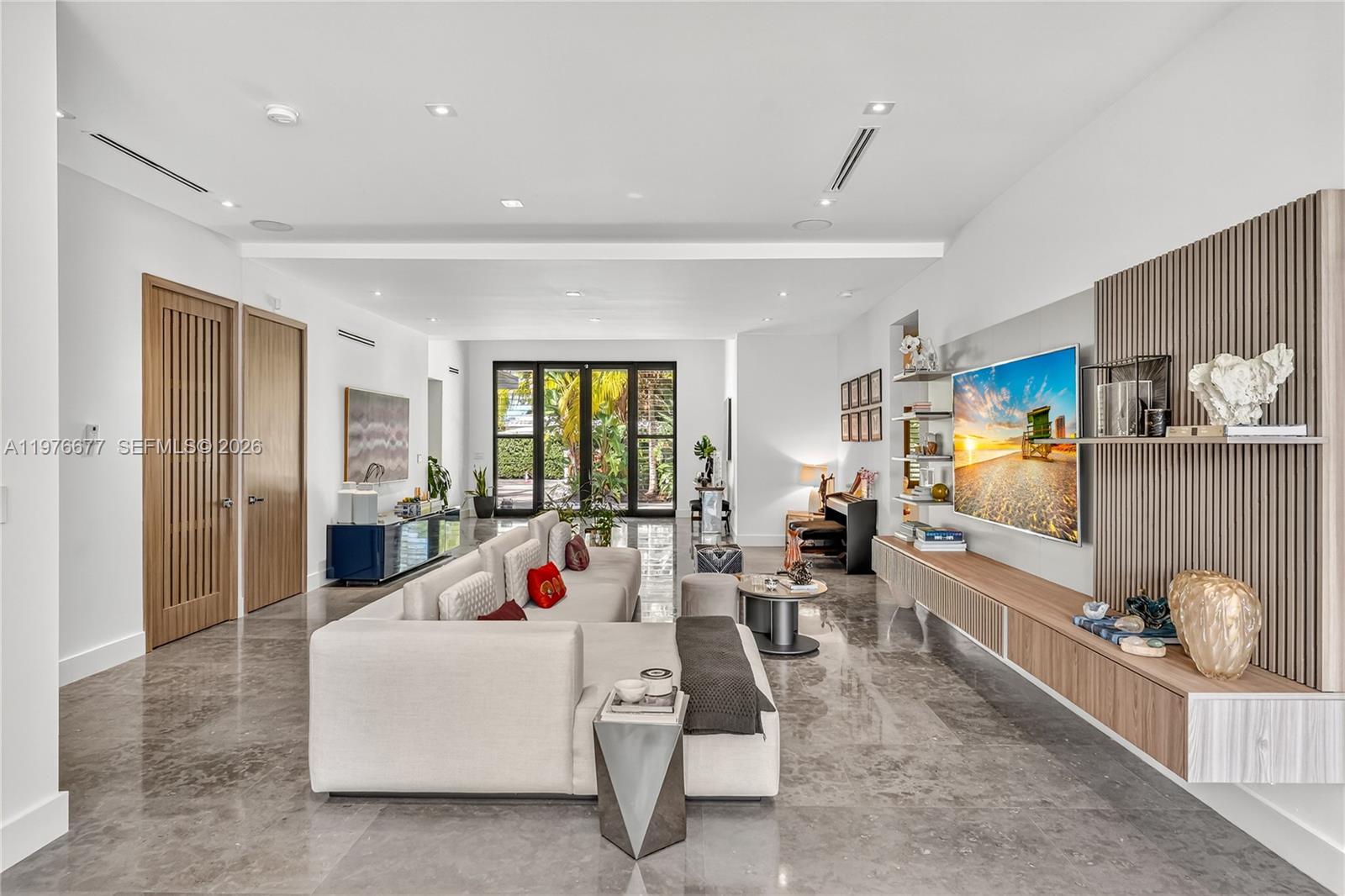 1540 Cleveland Rd Miami Beach, FL 33141