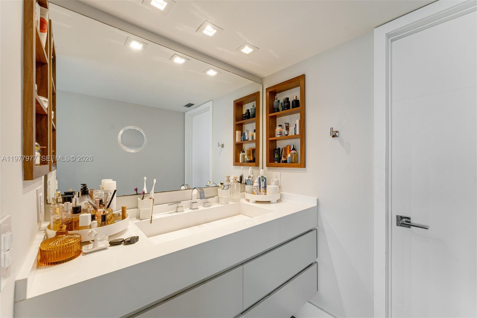 image Casa Del Mar Condos14