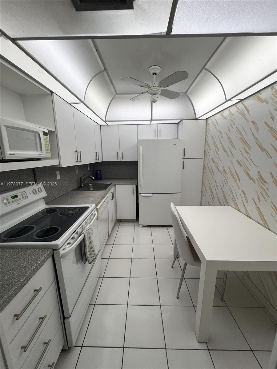 3701 N Country Clb Dr #201 Aventura, FL 33180