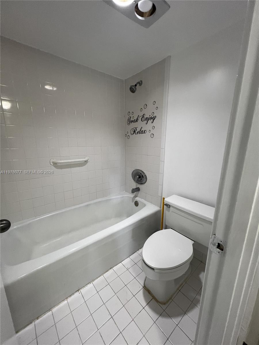 3701 N Country Clb Dr #201 Aventura, FL 33180