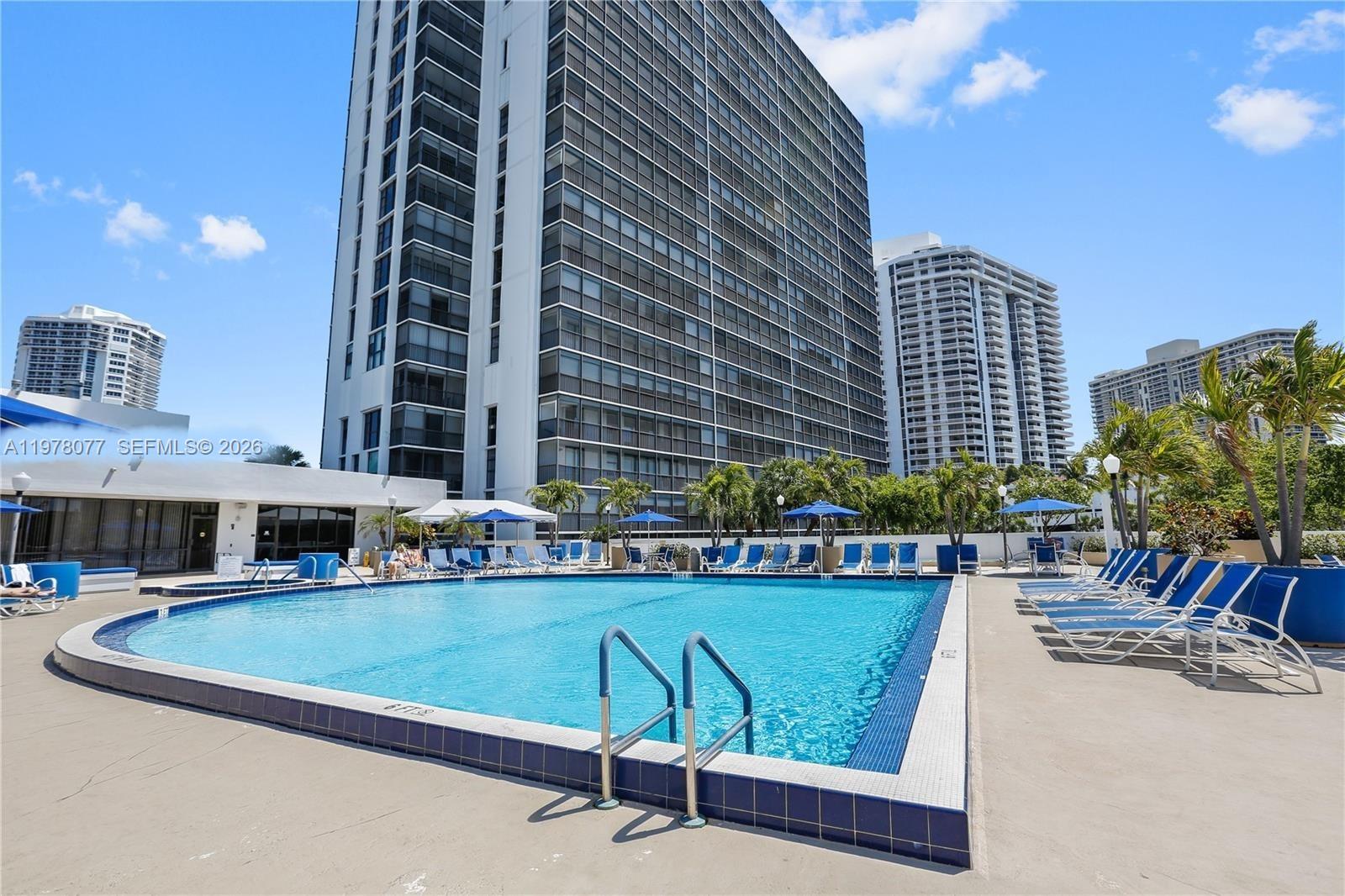3701 N Country Clb Dr #201 Aventura, FL 33180