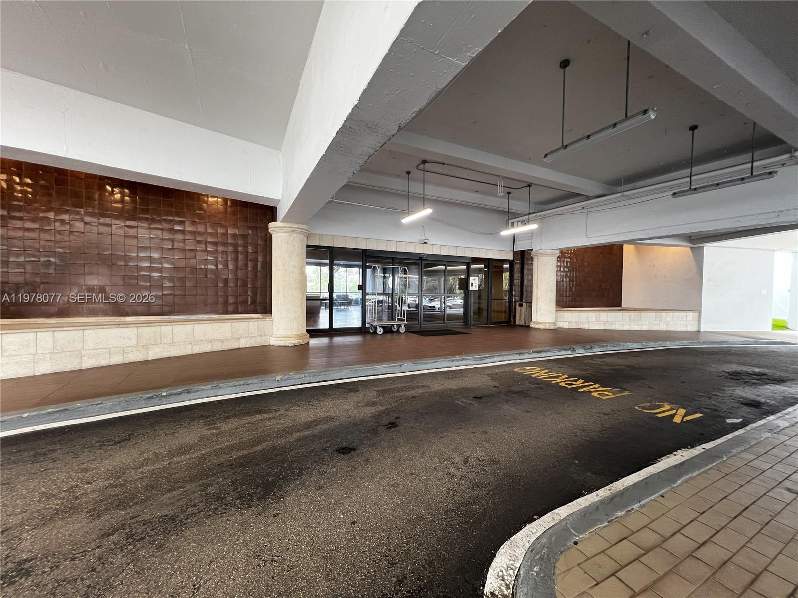 3701 N Country Clb Dr #201 Aventura, FL 33180