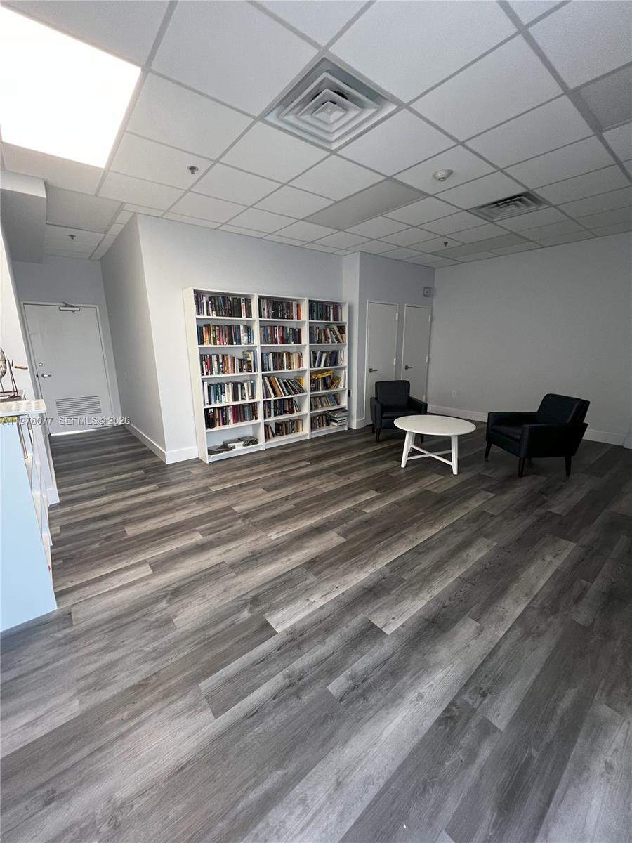 3701 N Country Clb Dr #201 Aventura, FL 33180