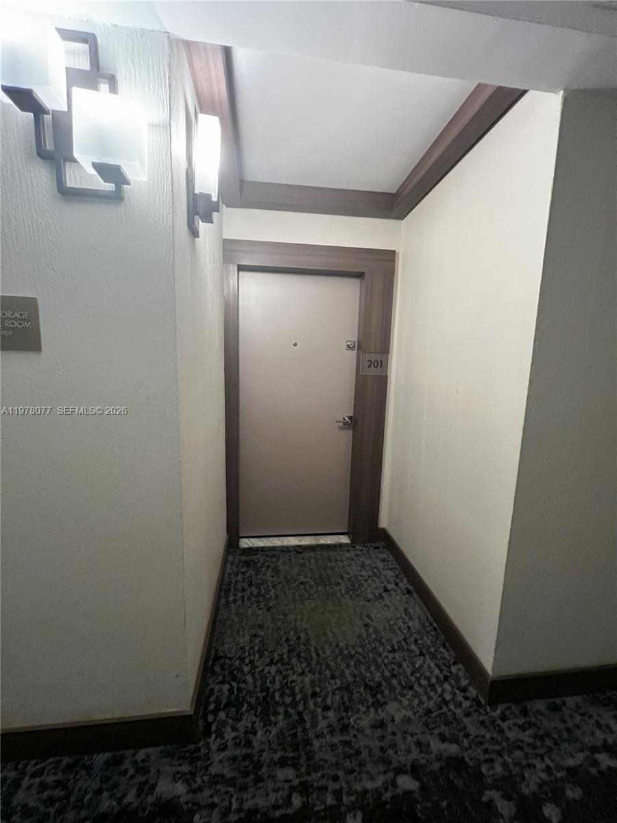 3701 N Country Clb Dr #201 Aventura, FL 33180