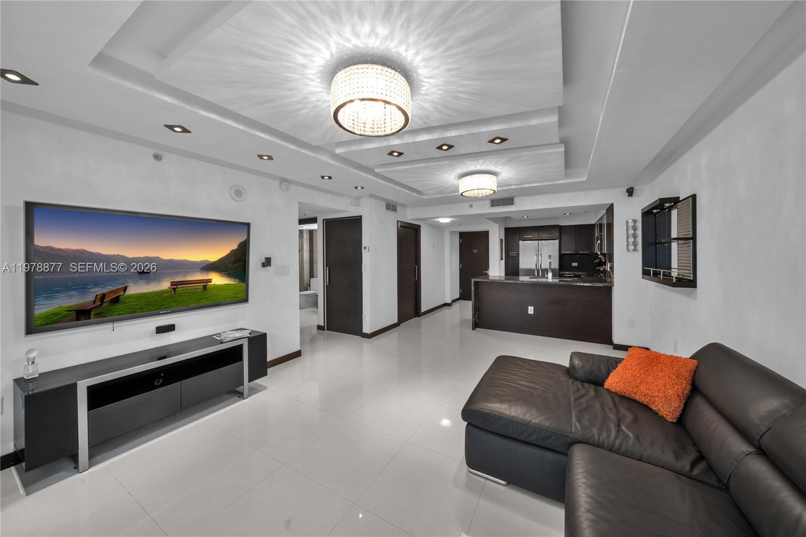 image Brickell on the River North10