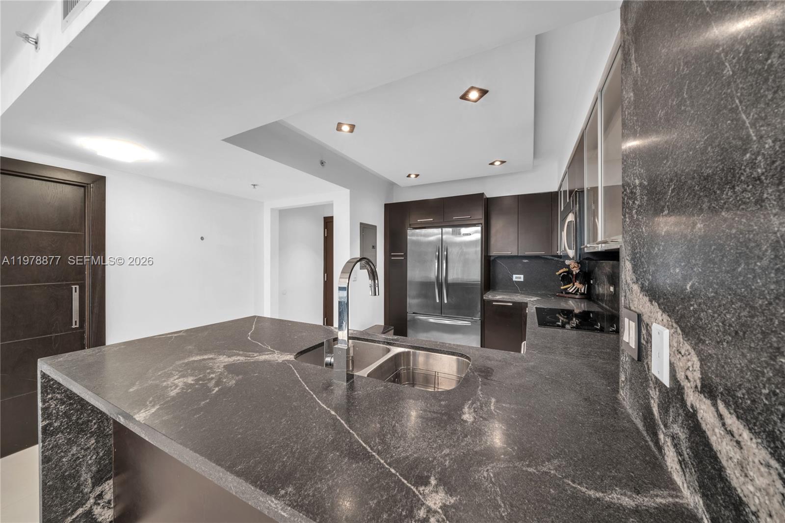 image Brickell on the River North2