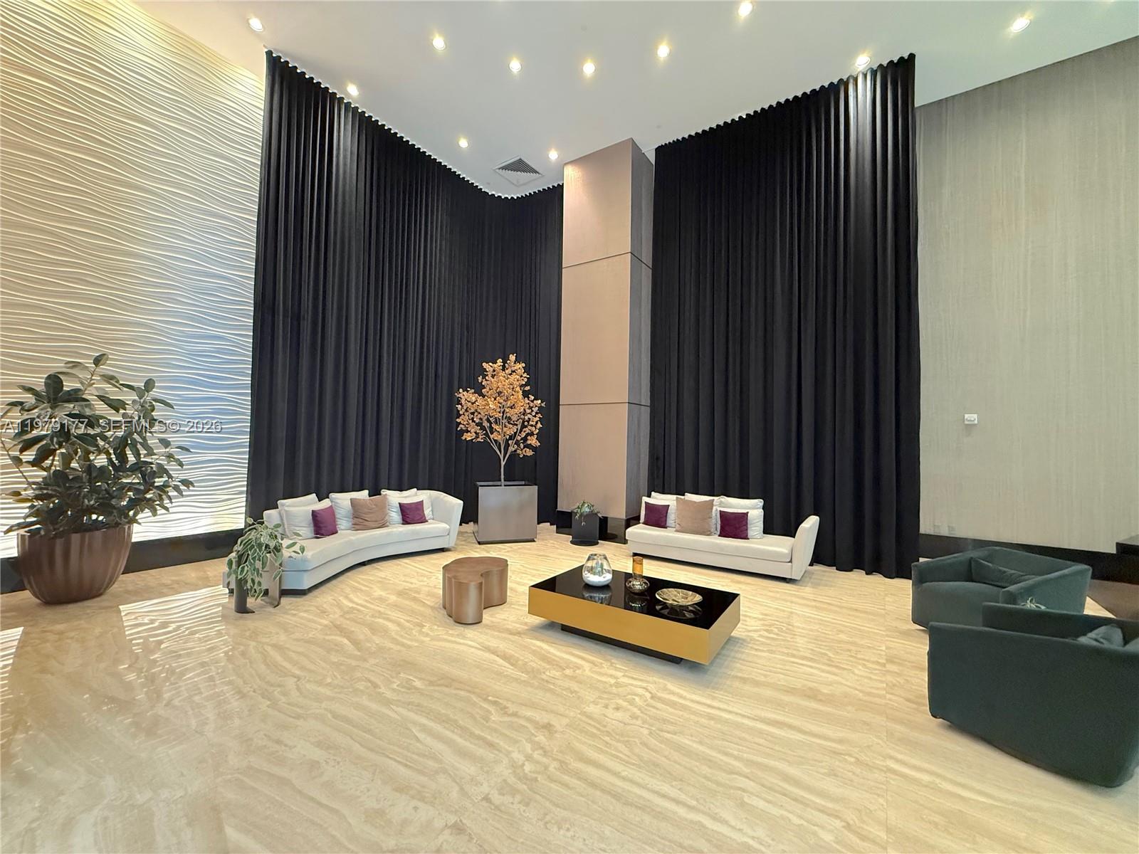 image The Plaza on Brickell East2