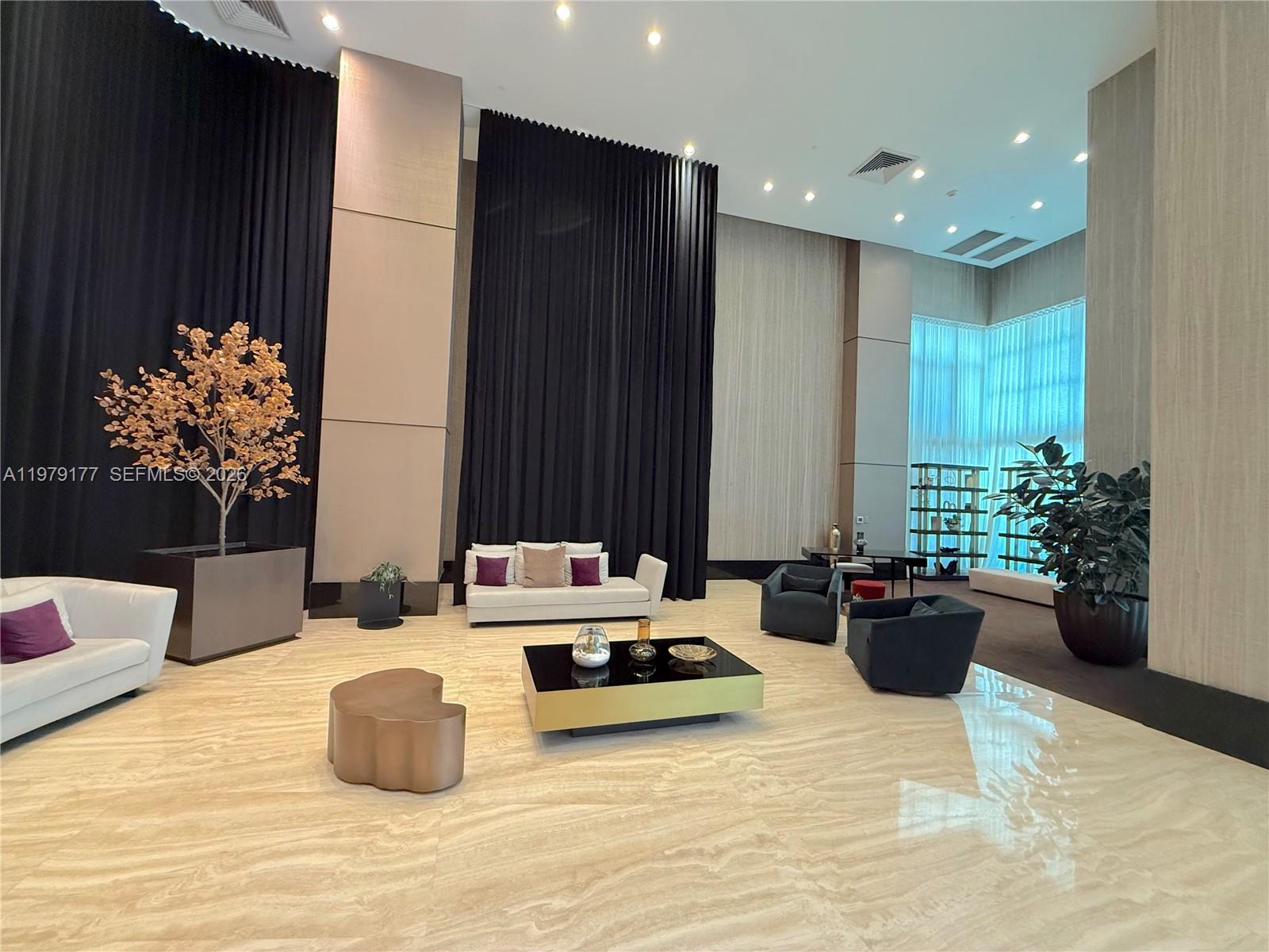 image The Plaza on Brickell East3