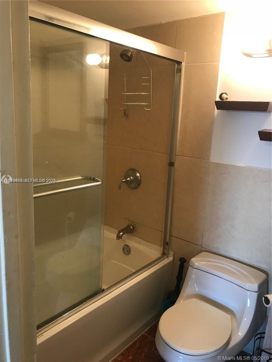 2025 NE 164th St #1015 North Miami Beach, FL 33162