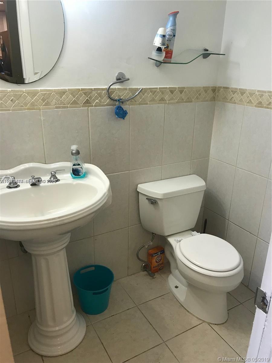 2025 NE 164th St #1015 North Miami Beach, FL 33162