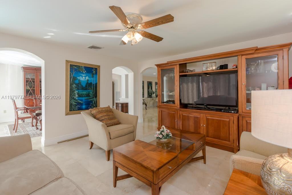 4950 San Amaro Dr Coral Gables, FL 33146