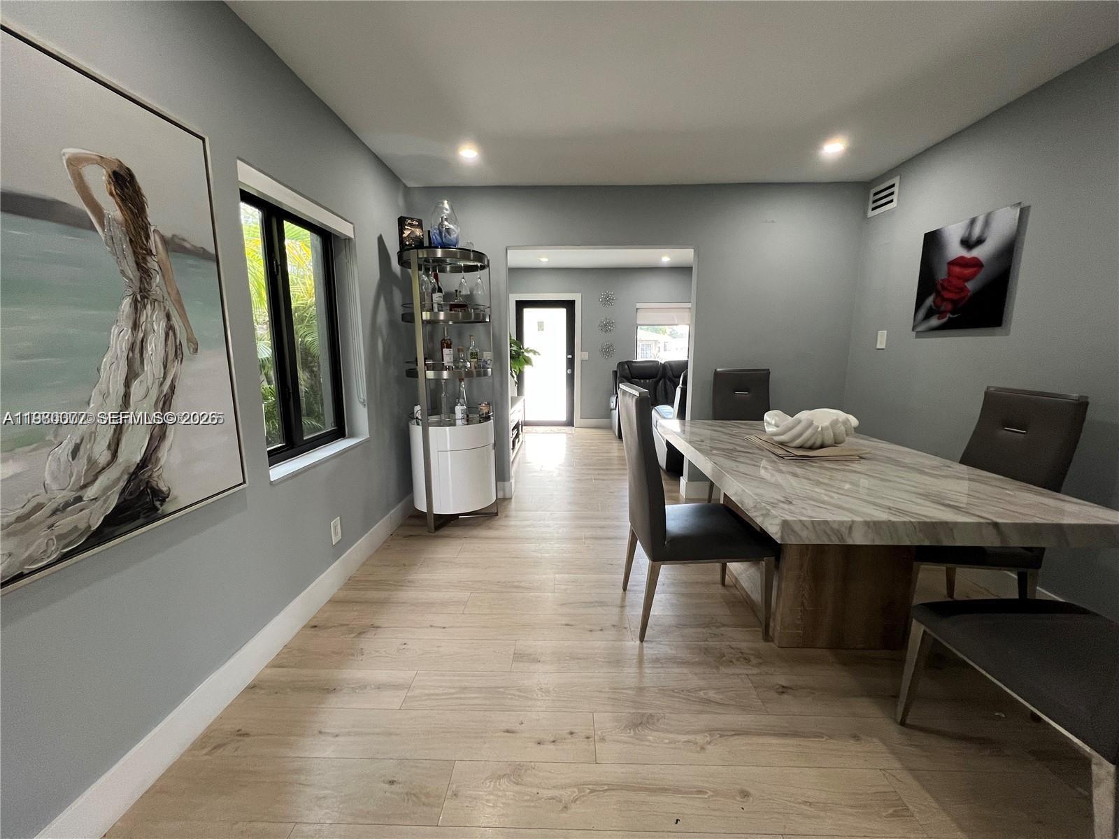 860 NW 18th Pl Miami, FL 33125