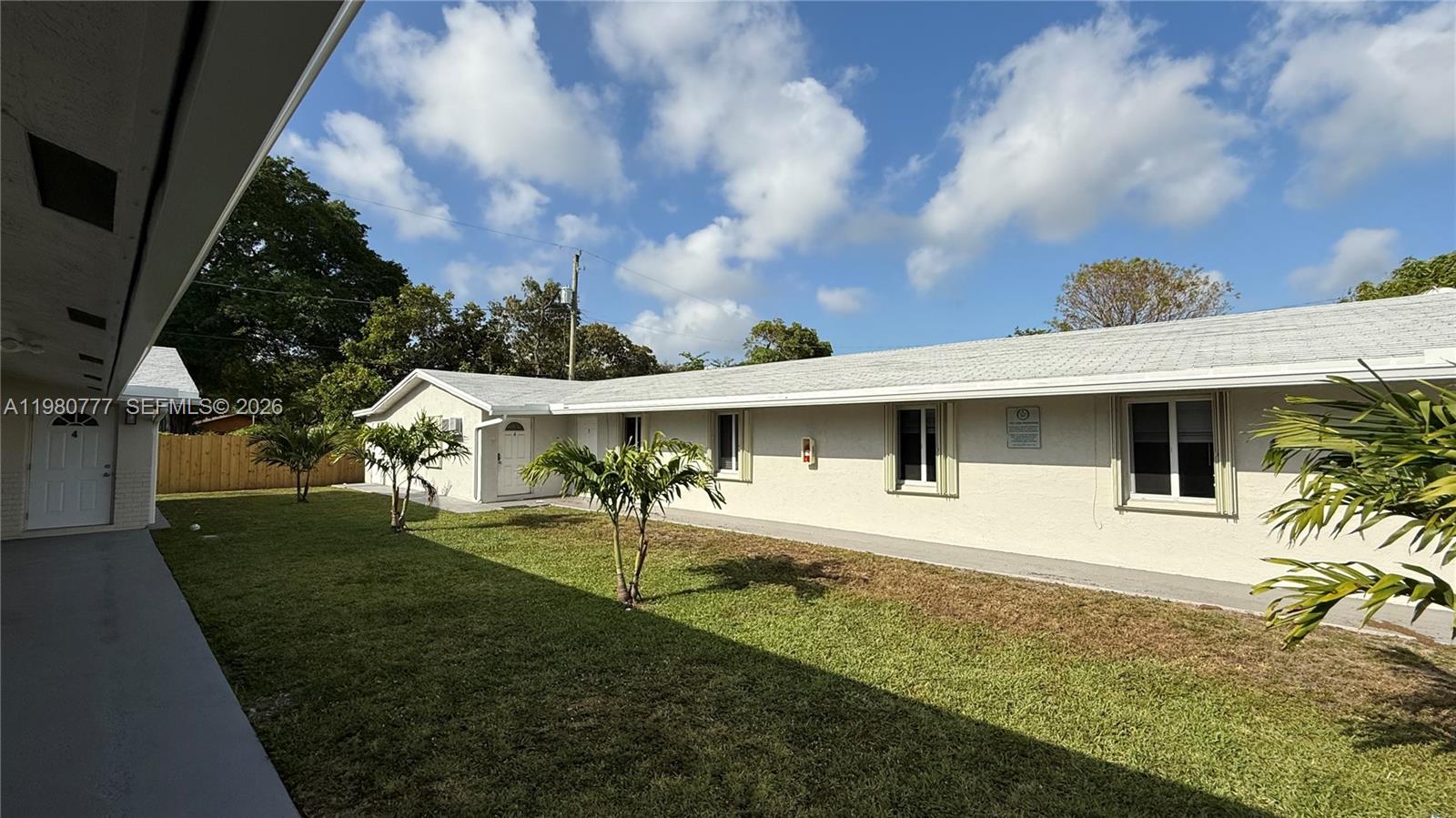 216 NW 12th St Pompano Beach, FL 33060