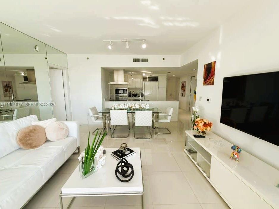 image Icon Brickell II6