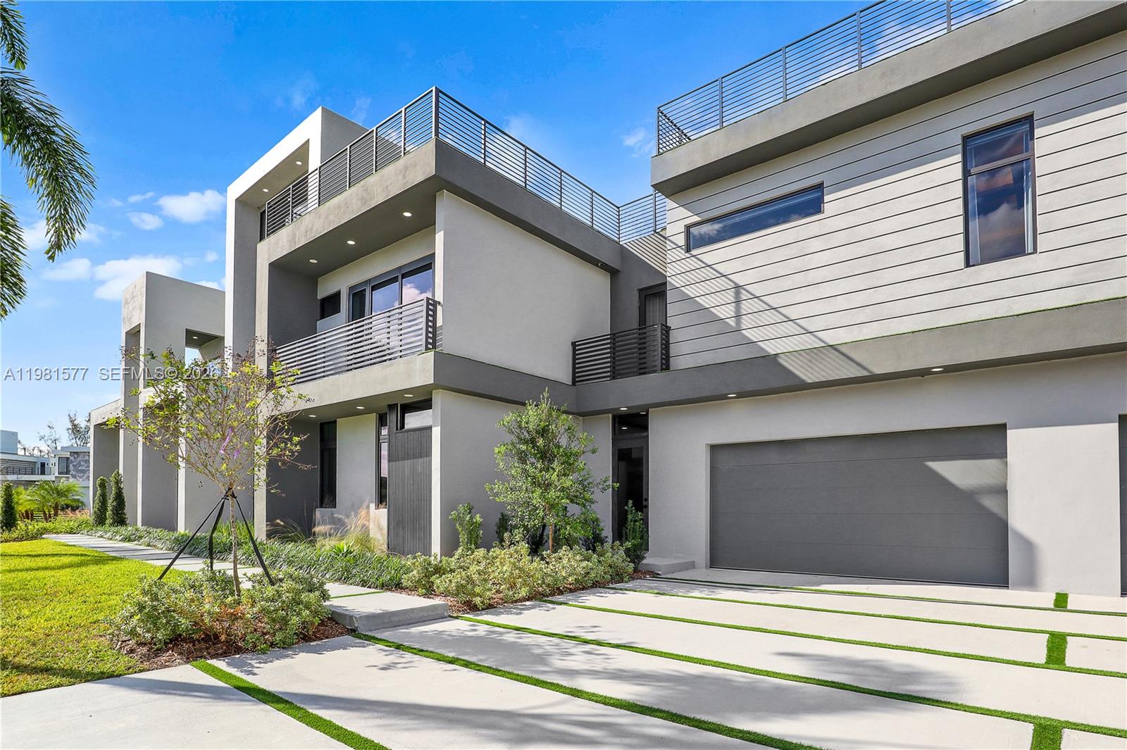 2311 SW 108th Ter Davie, FL 33324