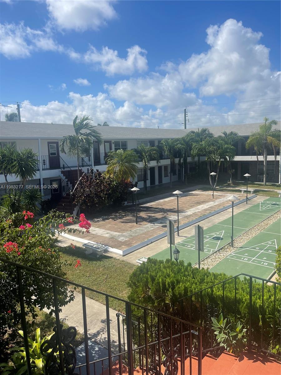 1050 Atlantic Shores Blvd #211 Hallandale Beach, FL 33009