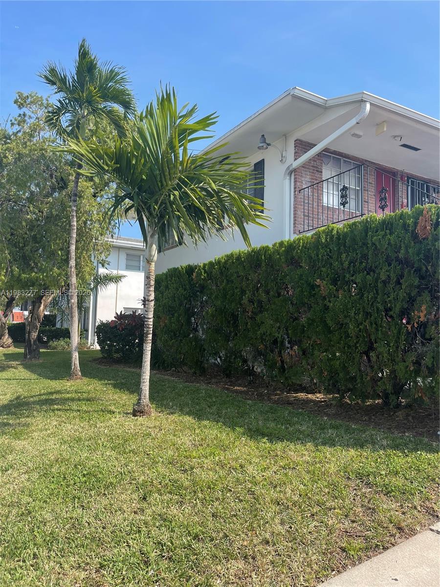 1050 Atlantic Shores Blvd #211 Hallandale Beach, FL 33009