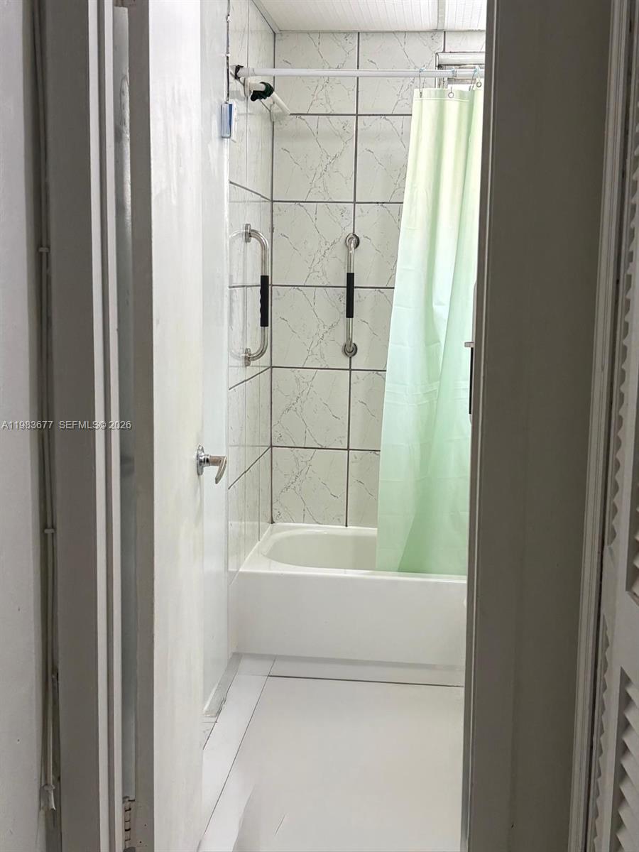 1735 NE 164th St #B203 North Miami Beach, FL 33162