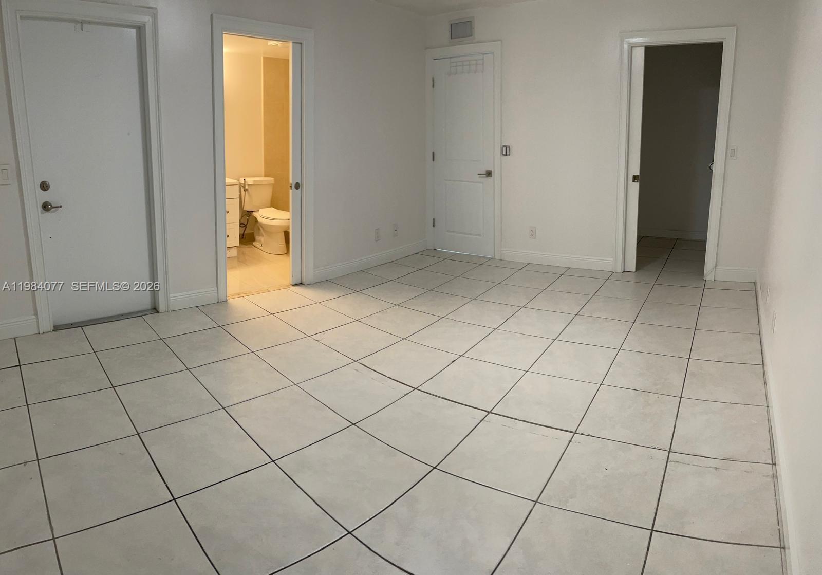 17000 NW 67th Ave #437 Hialeah, FL 33015