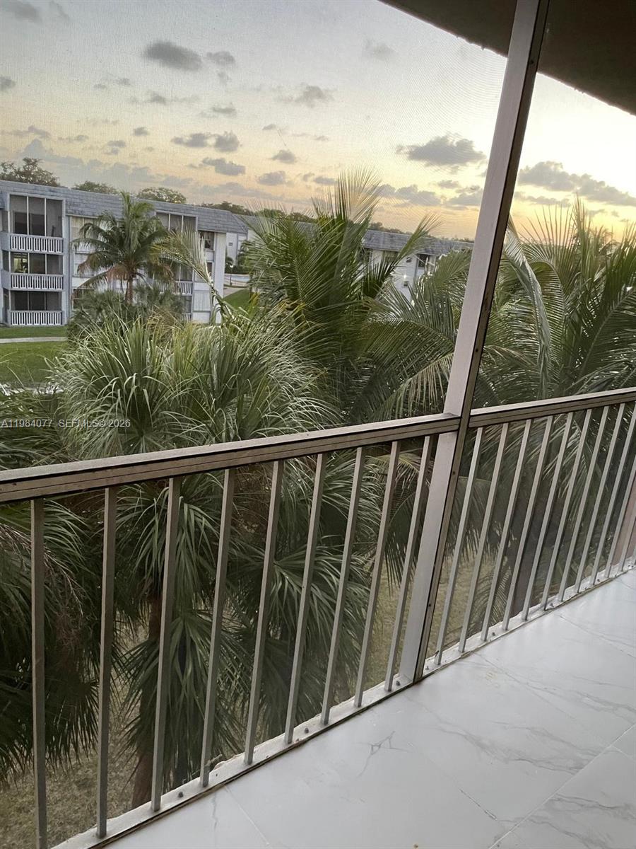 17000 NW 67th Ave #437 Hialeah, FL 33015