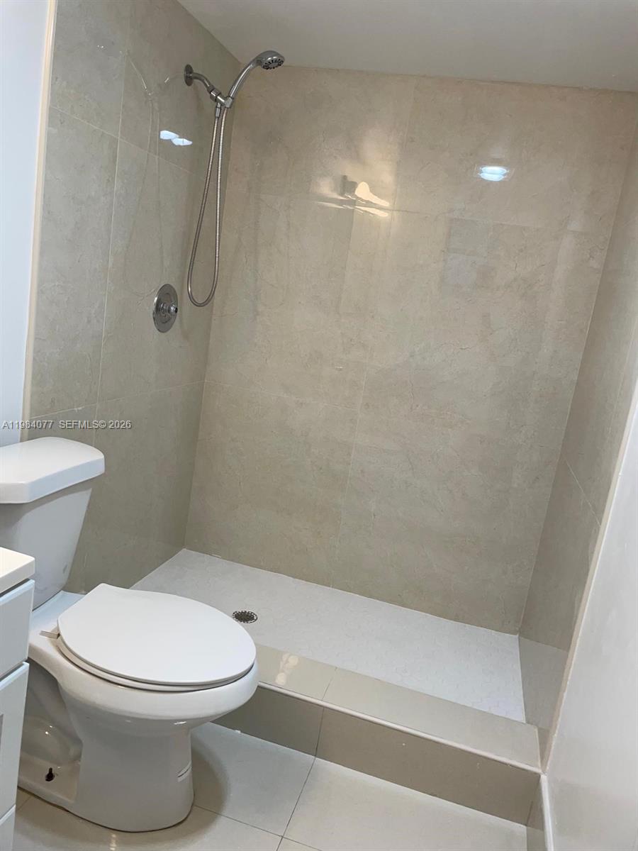 17000 NW 67th Ave #437 Hialeah, FL 33015