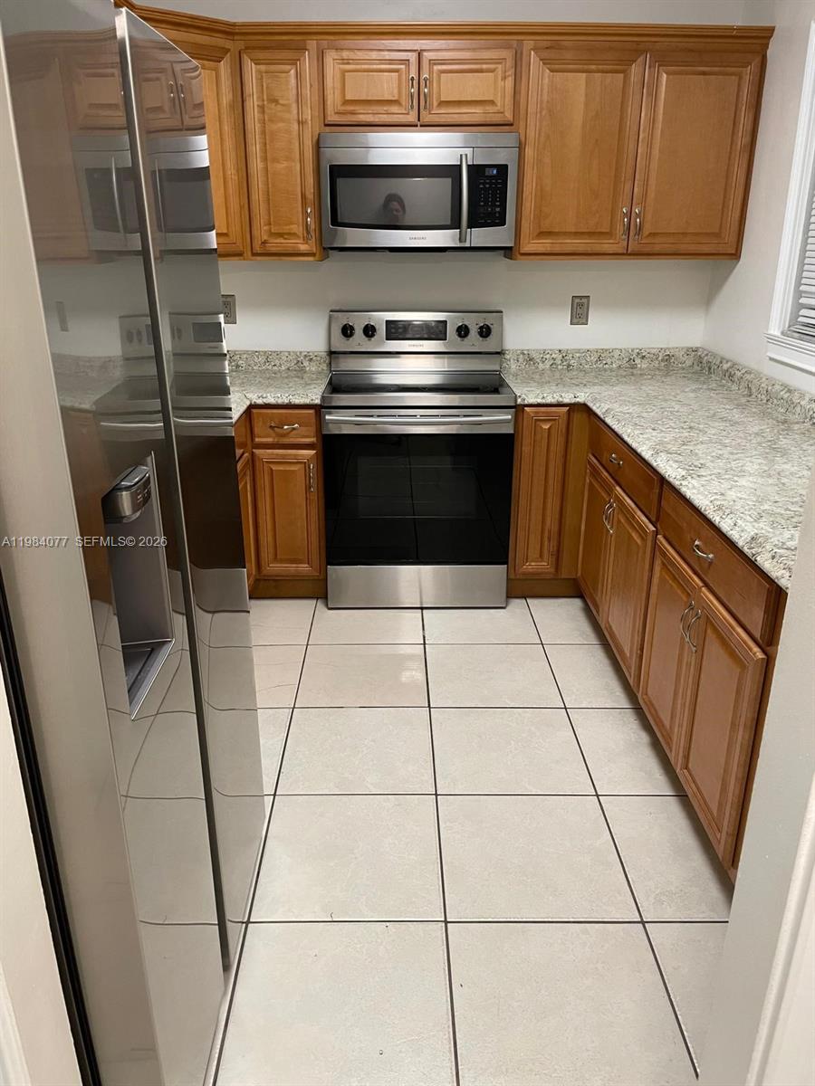 17000 NW 67th Ave #437 Hialeah, FL 33015