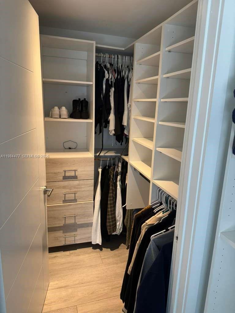 image Brickell Ten14