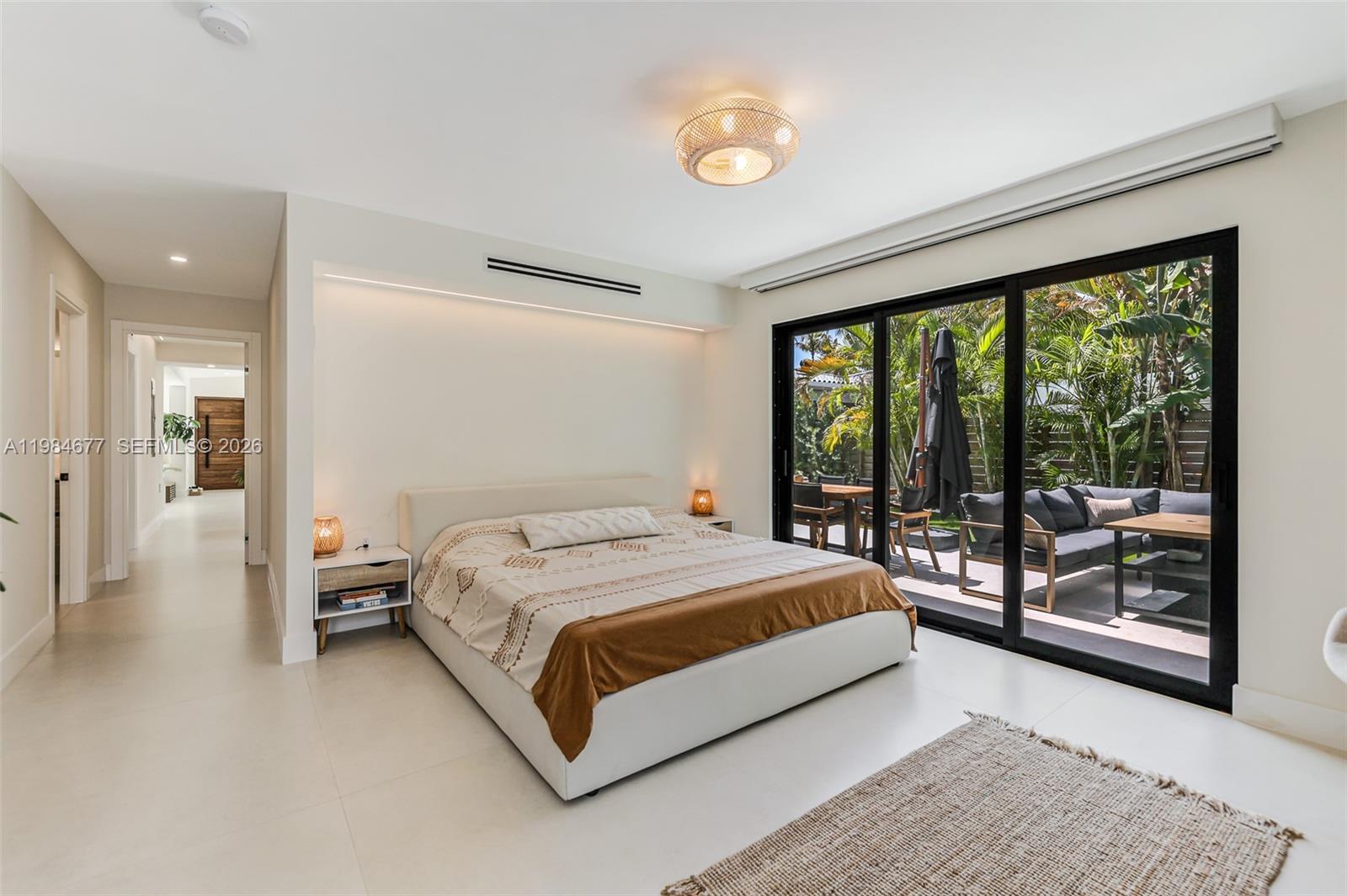 905 Fairway Dr Miami Beach, FL 33141