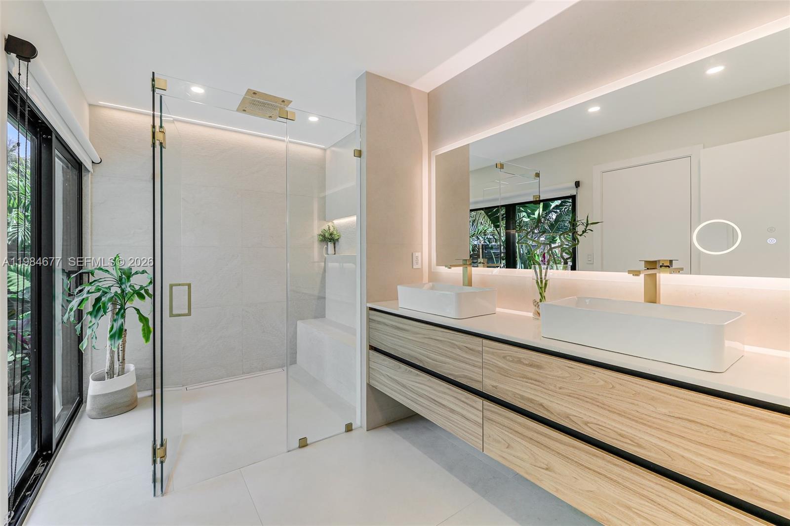 905 Fairway Dr Miami Beach, FL 33141