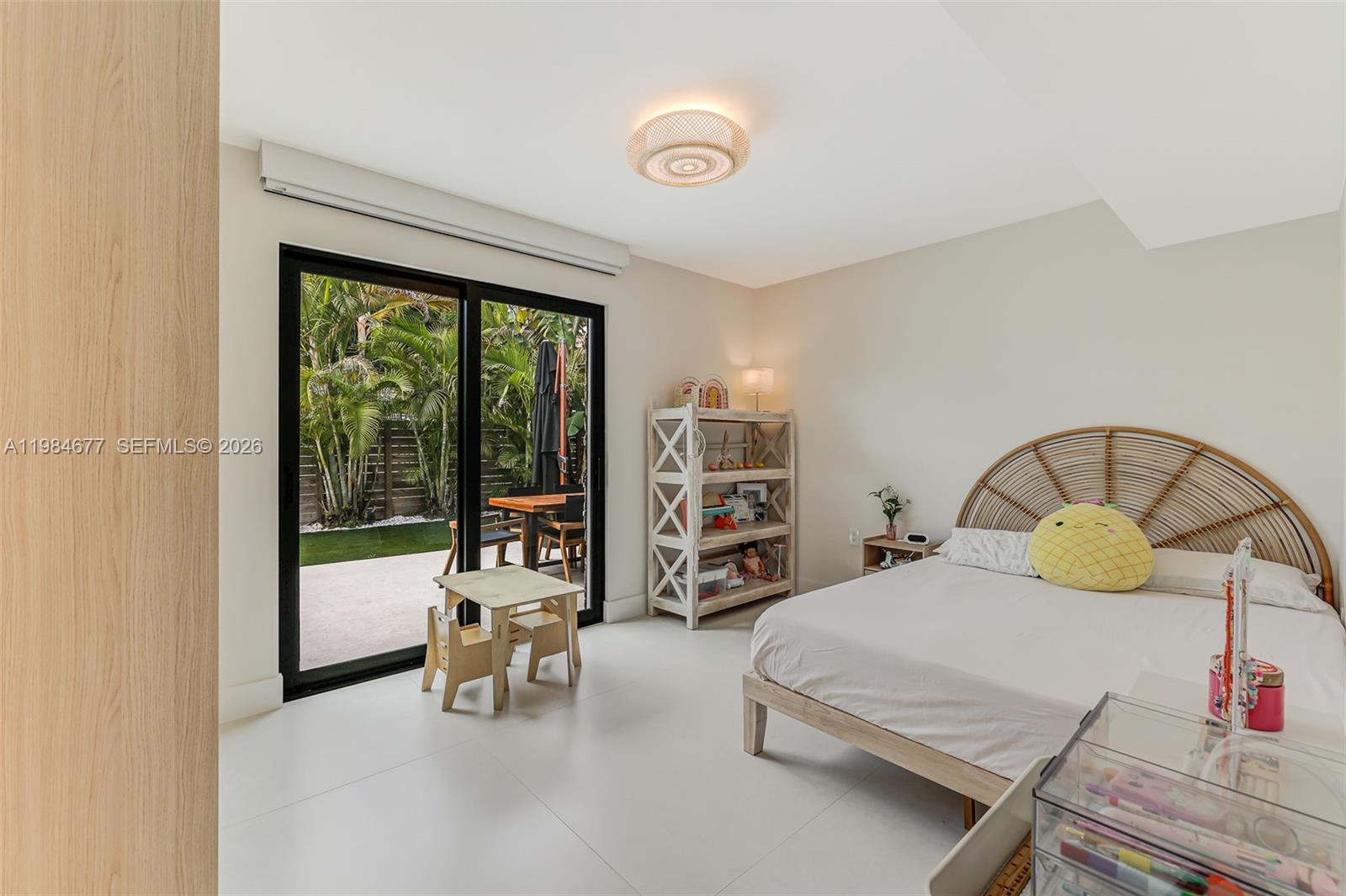 905 Fairway Dr Miami Beach, FL 33141