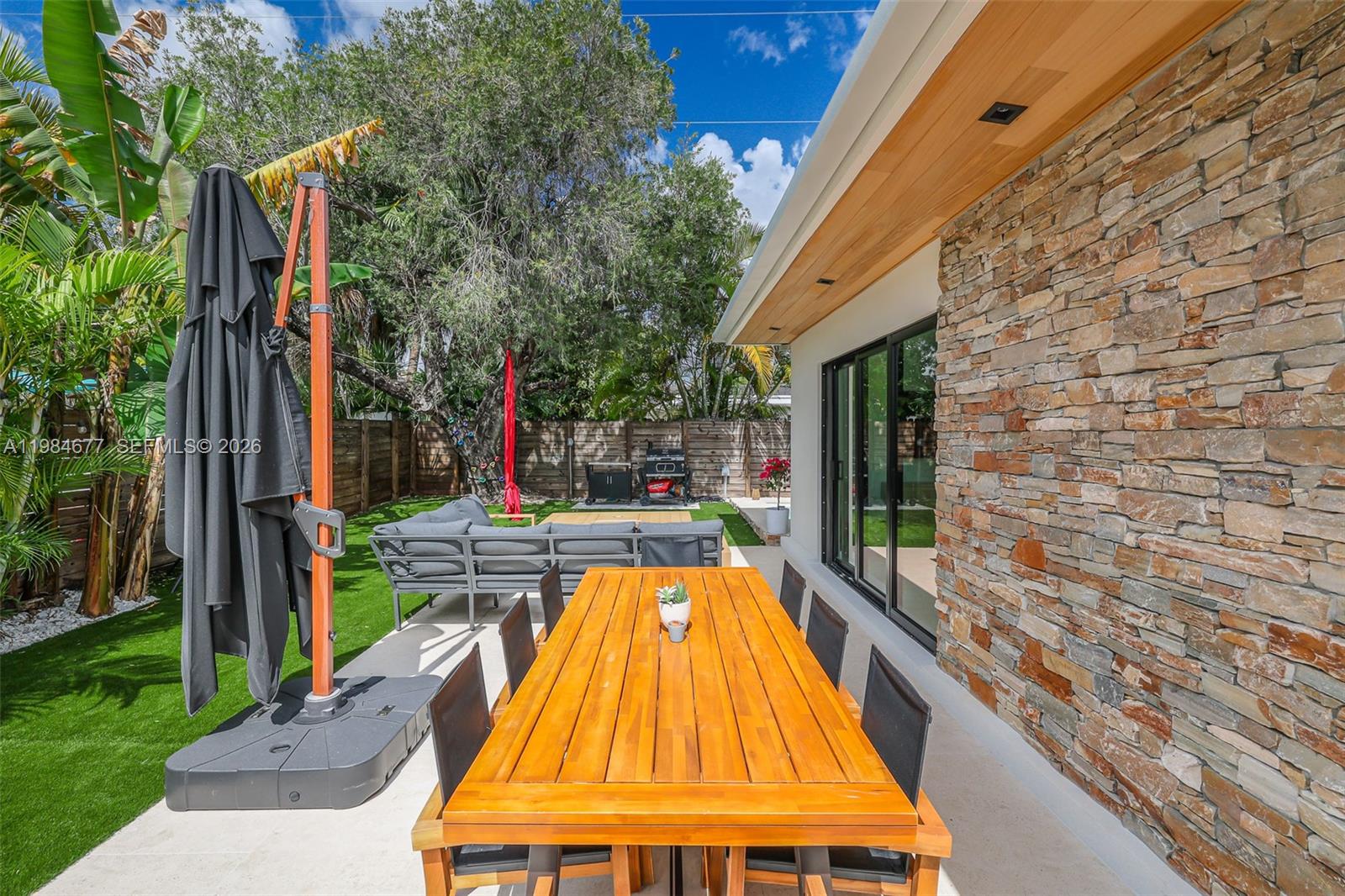 905 Fairway Dr Miami Beach, FL 33141