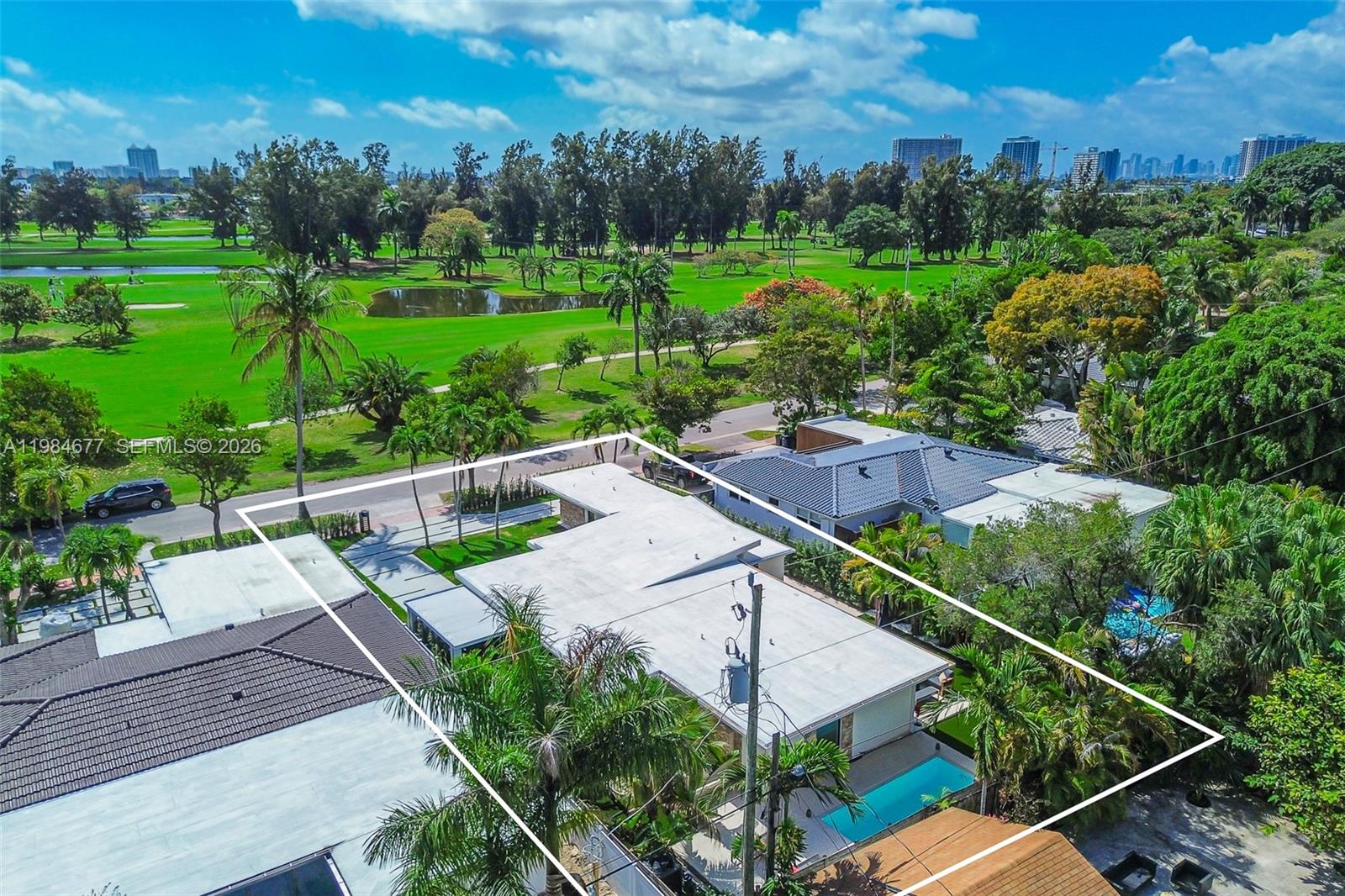 905 Fairway Dr Miami Beach, FL 33141