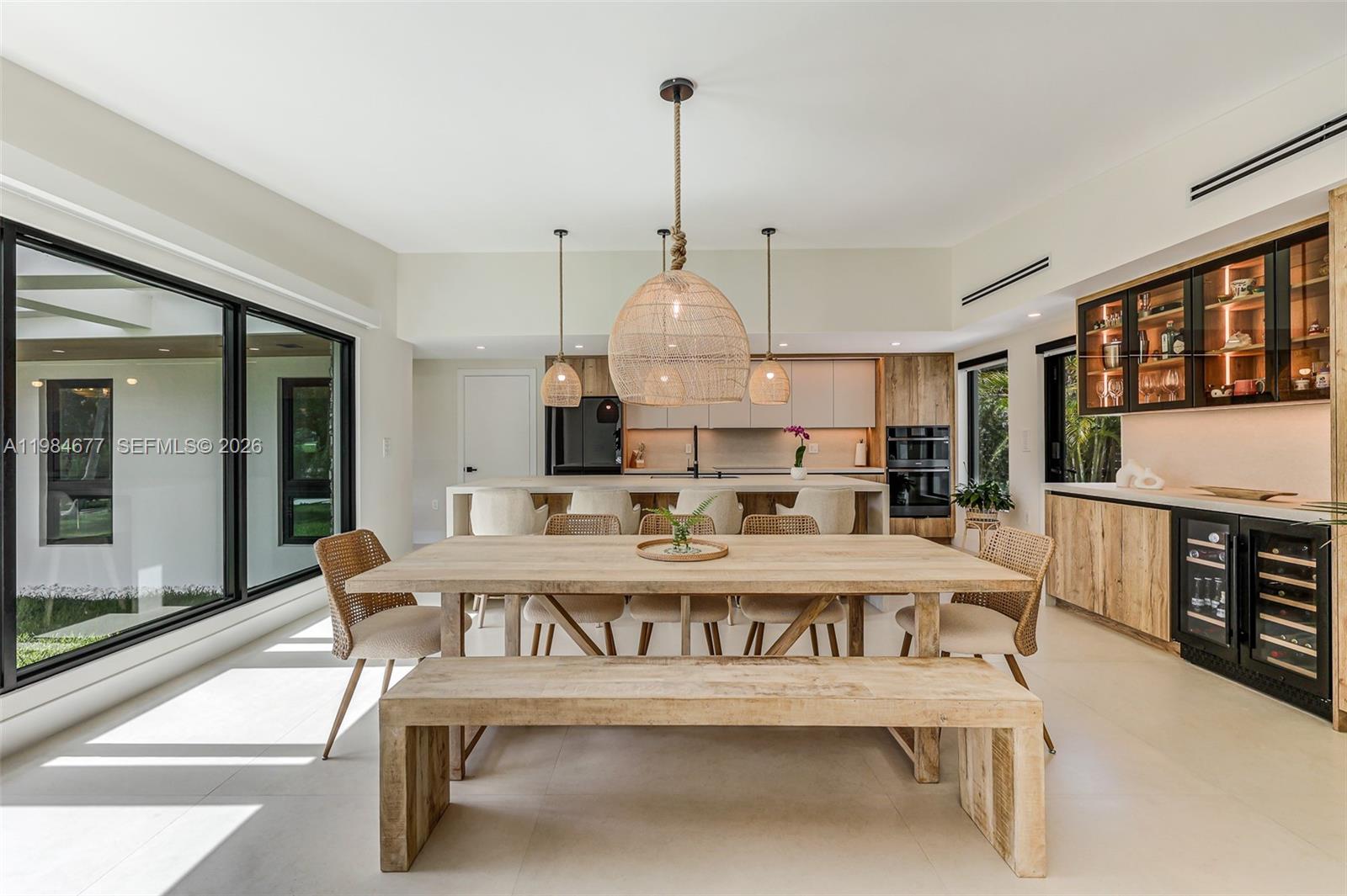 905 Fairway Dr Miami Beach, FL 33141