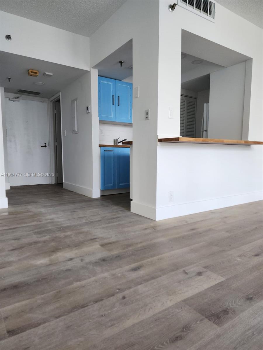 520 Brickell Key Dr #A1517