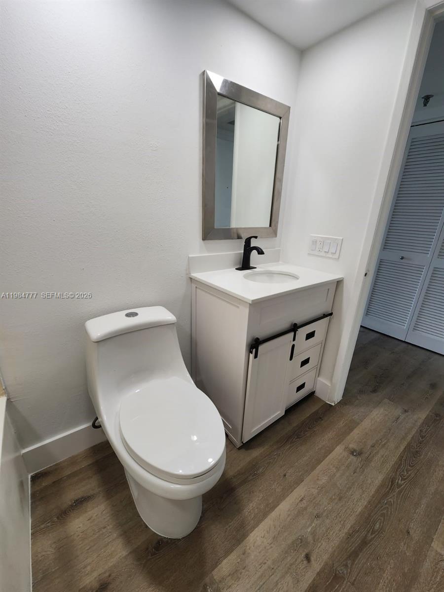 520 Brickell Key Dr #A1517 Miami, FL 33131