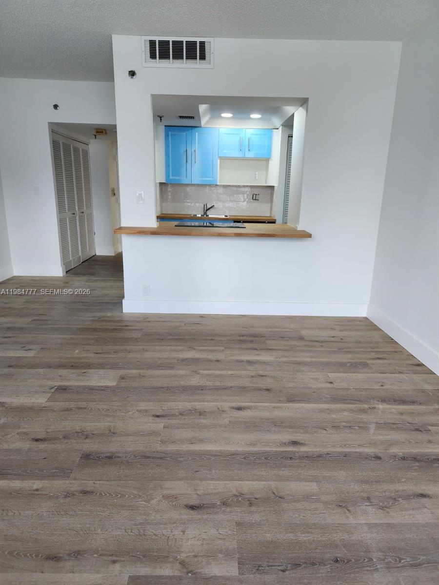 520 Brickell Key Dr #A1517 Miami, FL 33131