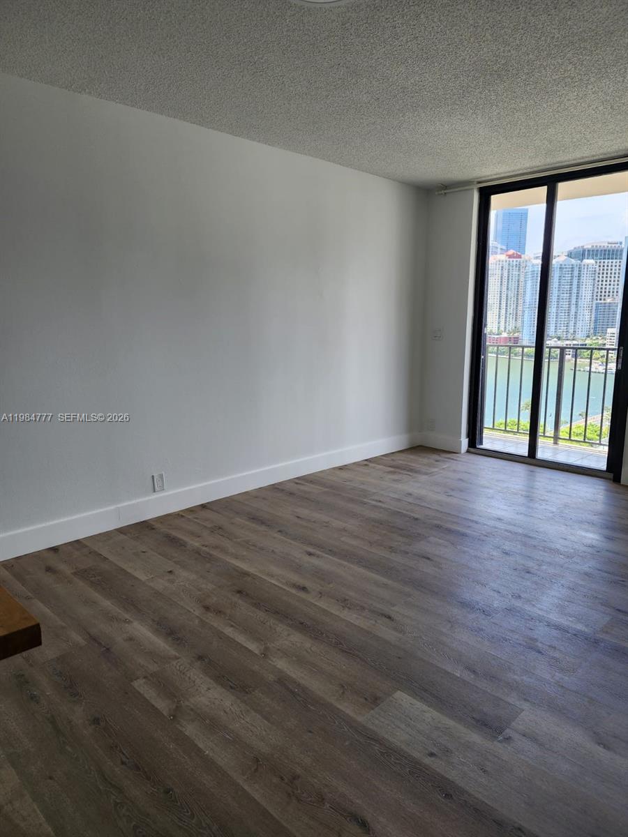 520 Brickell Key Dr #A1517 Miami, FL 33131