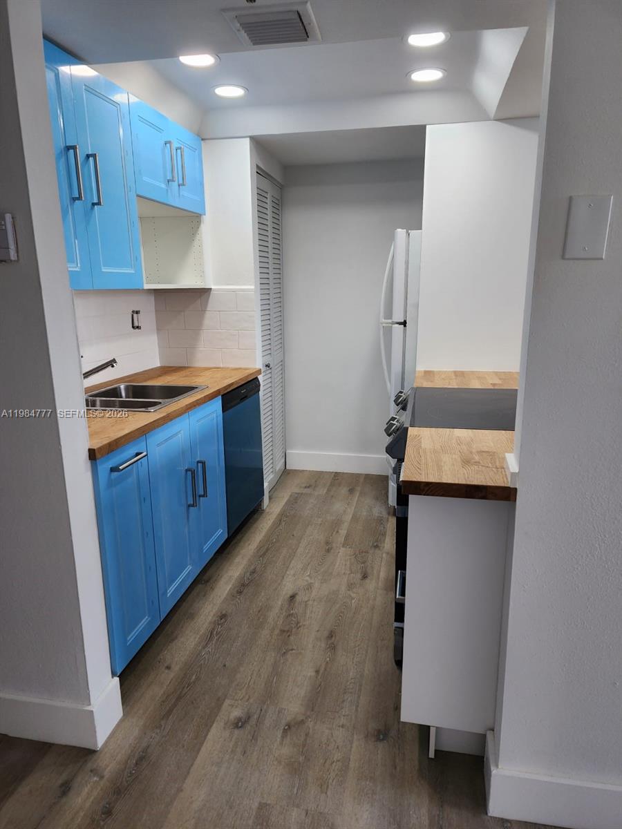 520 Brickell Key Dr #A1517 Miami, FL 33131