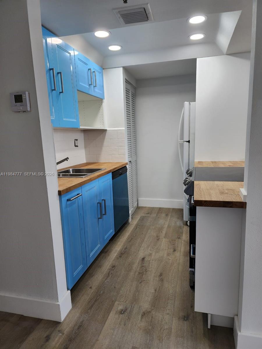 520 Brickell Key Dr #A1517 Miami, FL 33131