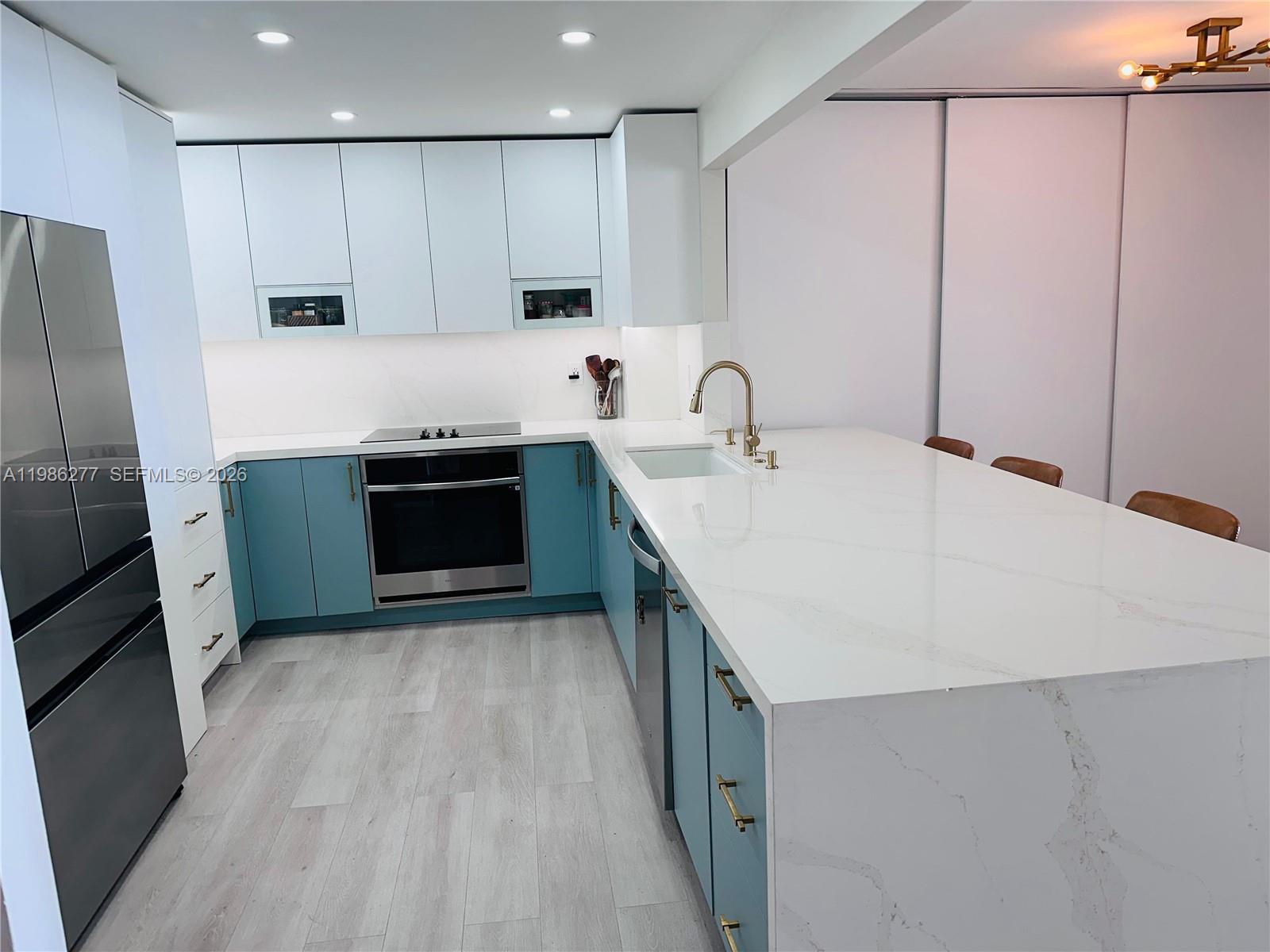 6450 Collins Ave #903 Miami Beach, FL 33141