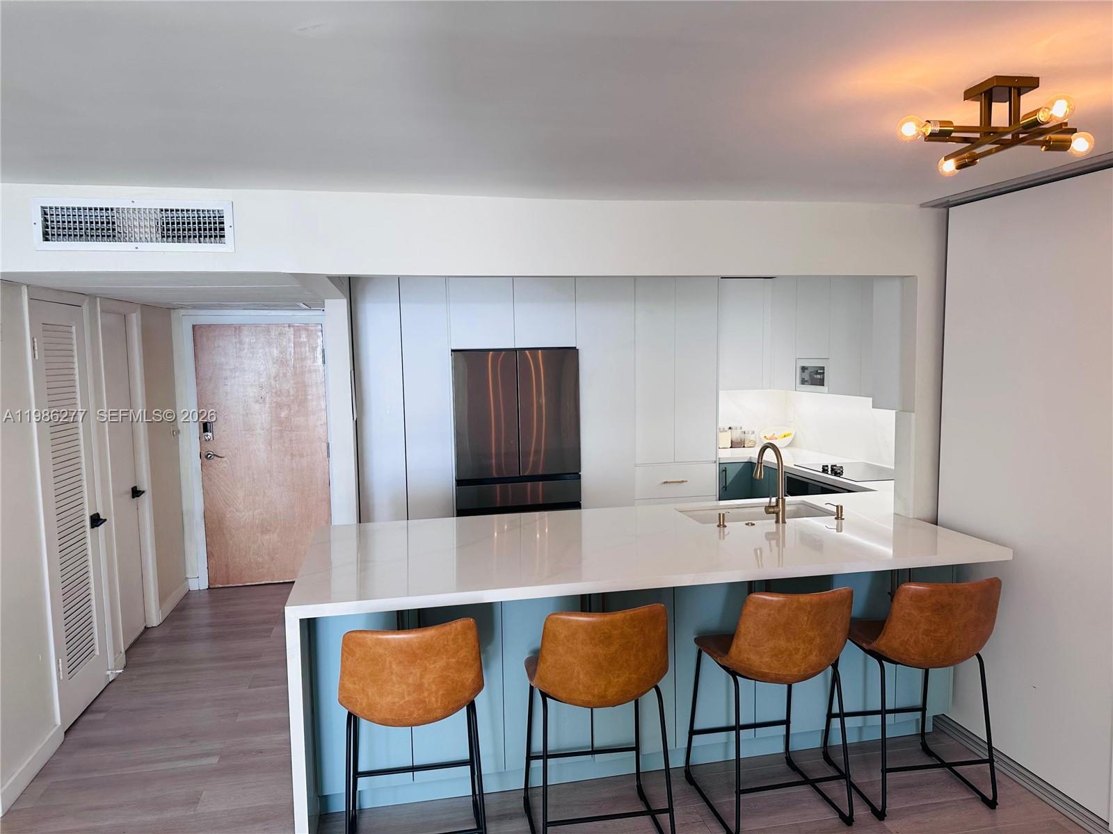 6450 Collins Ave #903 Miami Beach, FL 33141