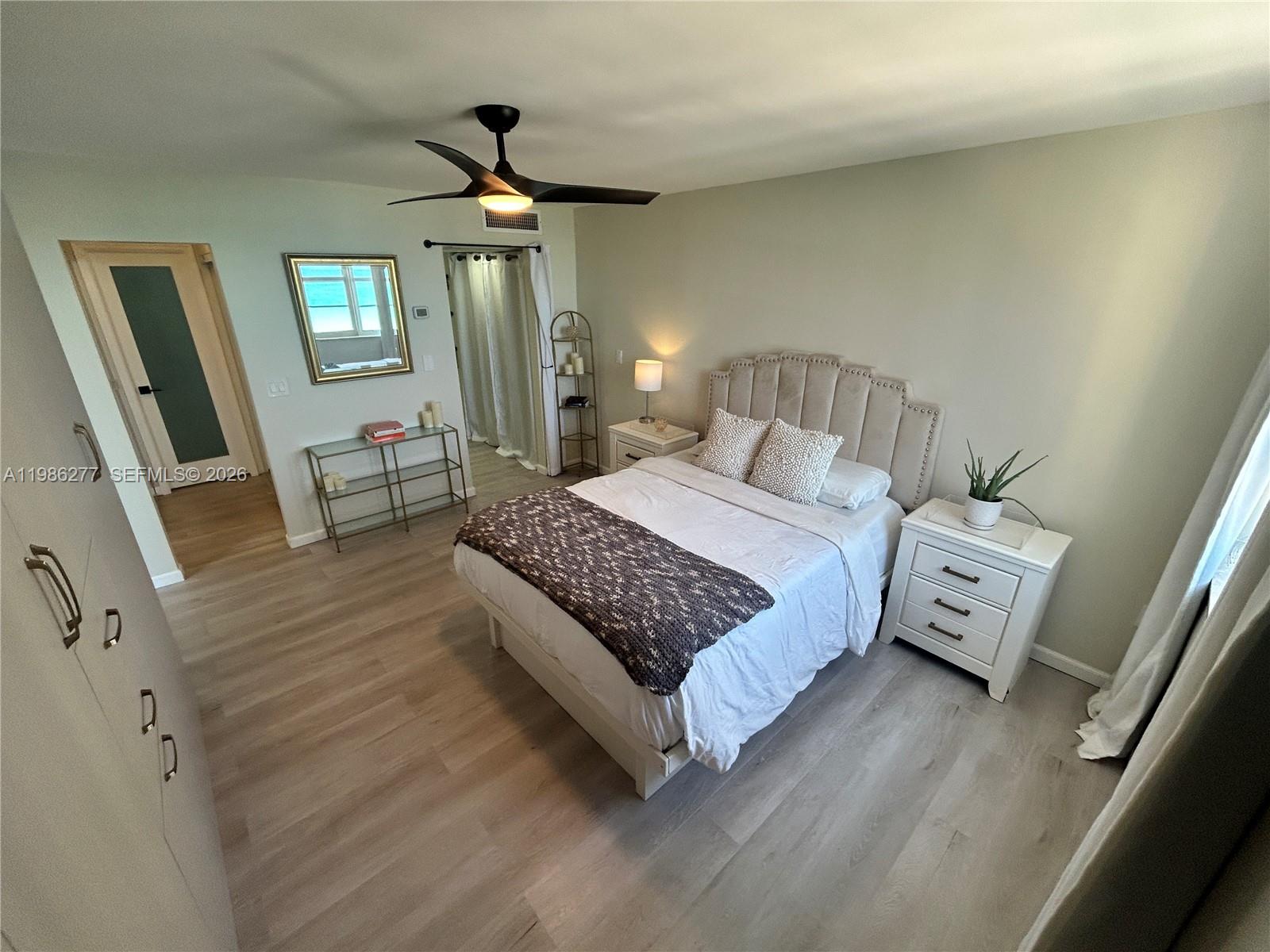 6450 Collins Ave #903 Miami Beach, FL 33141